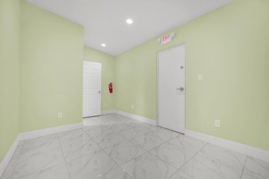 More Photos Of 1610 E Sahara Ave, Las Vegas Storefront Retail Office For Sale