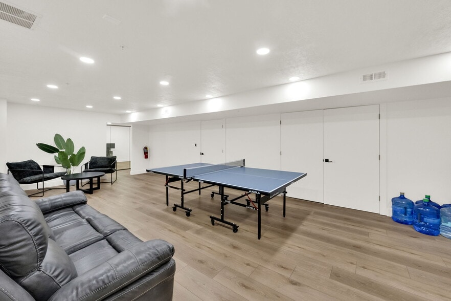 More Photos Of 10885 S State St, Sandy Medical For Sale