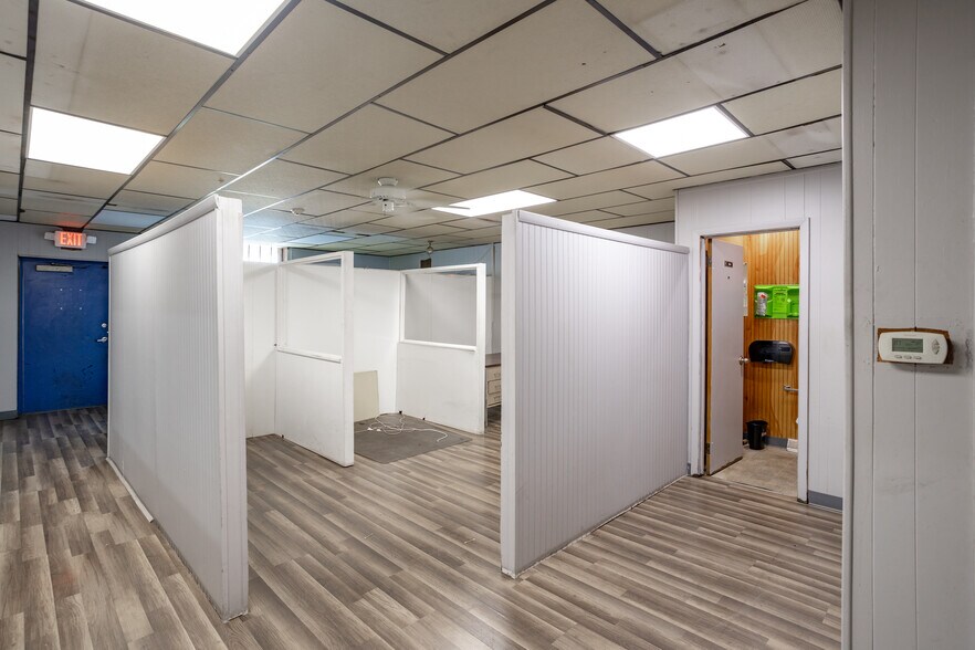 More Photos Of 7235 Boulevard Ave, Pennsauken Warehouse For Lease