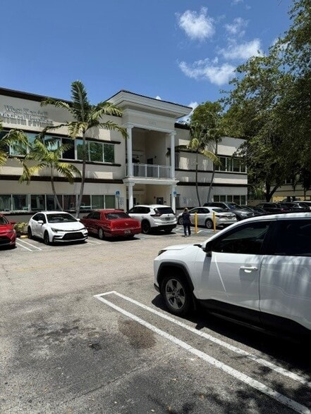 More Photos Of 11801 SW 90th St, Miami Medical For Sale