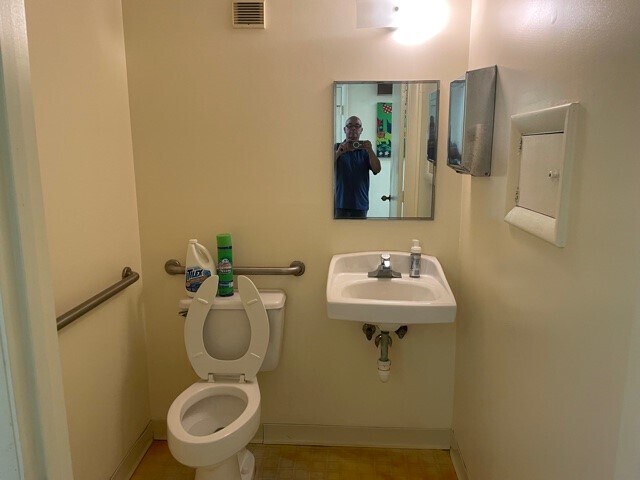 More Photos Of 100 Elden St, Herndon Medical For Sale