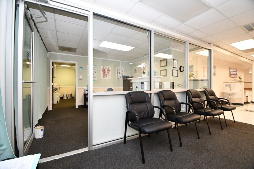 More Photos Of 7118 Harrisburg Blvd, Houston Medical For Sale