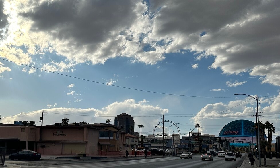 More Photos Of 3761 Royal Crest St, Las Vegas General Retail For Sale