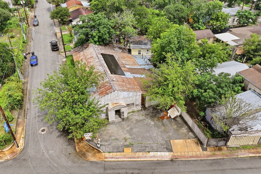 More Photos Of 200 Mission Rd, San Antonio Flex For Sale