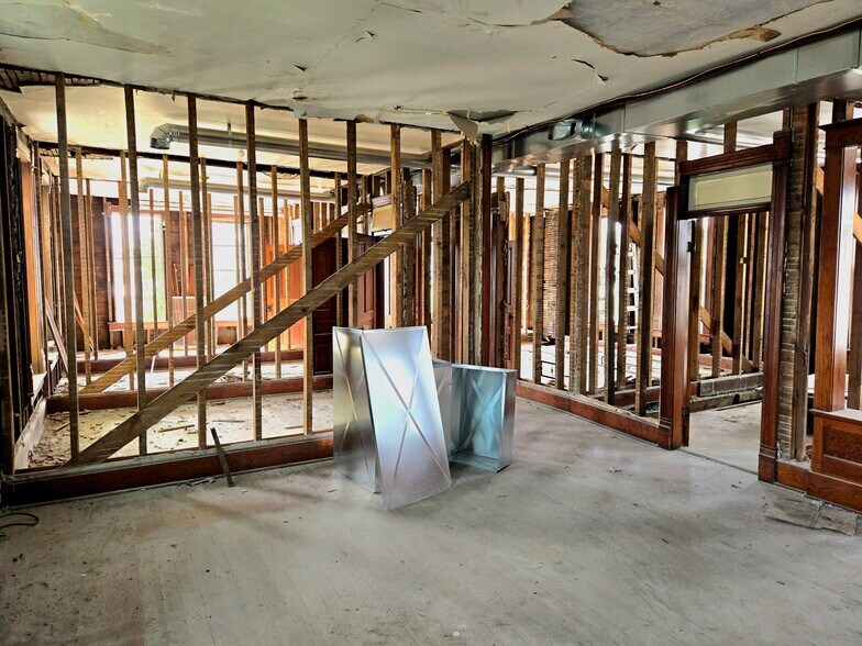 More Photos Of 7282 Columbus St, New Vienna General Retail For Sale