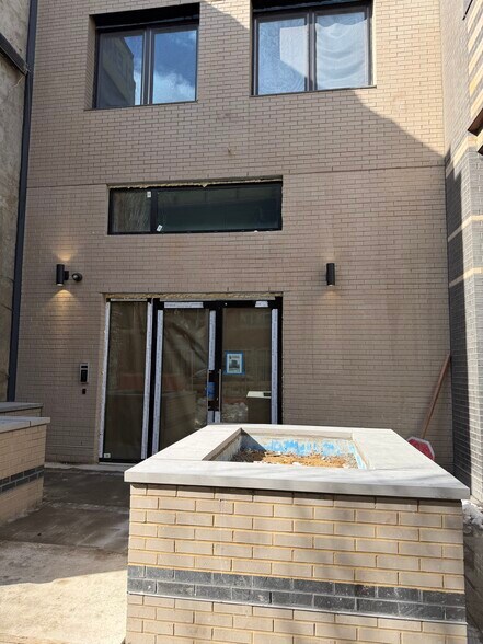 More Photos Of 1985-1991 Jerome Ave, Bronx Specialty For Sale