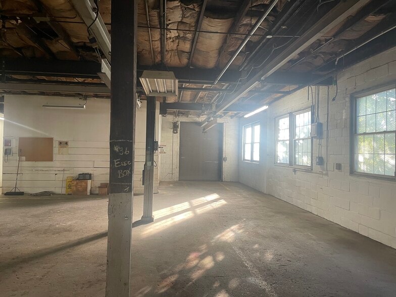 More Photos Of 3106 Elm Ave, Baltimore Manufacturing For Lease