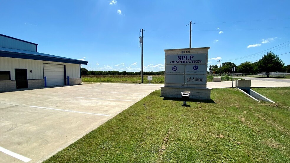 More Photos Of 6744 N FM 157, Venus Industrial For Lease