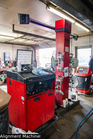 More Photos Of 325 1st St, Toledo Office For Sale