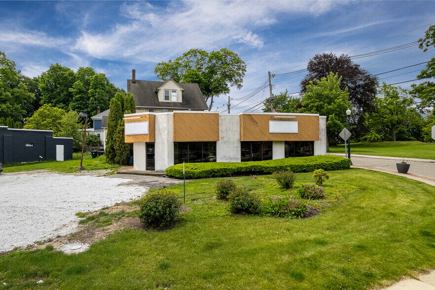 More Photos Of 2 Main St, Netcong Office For Sale