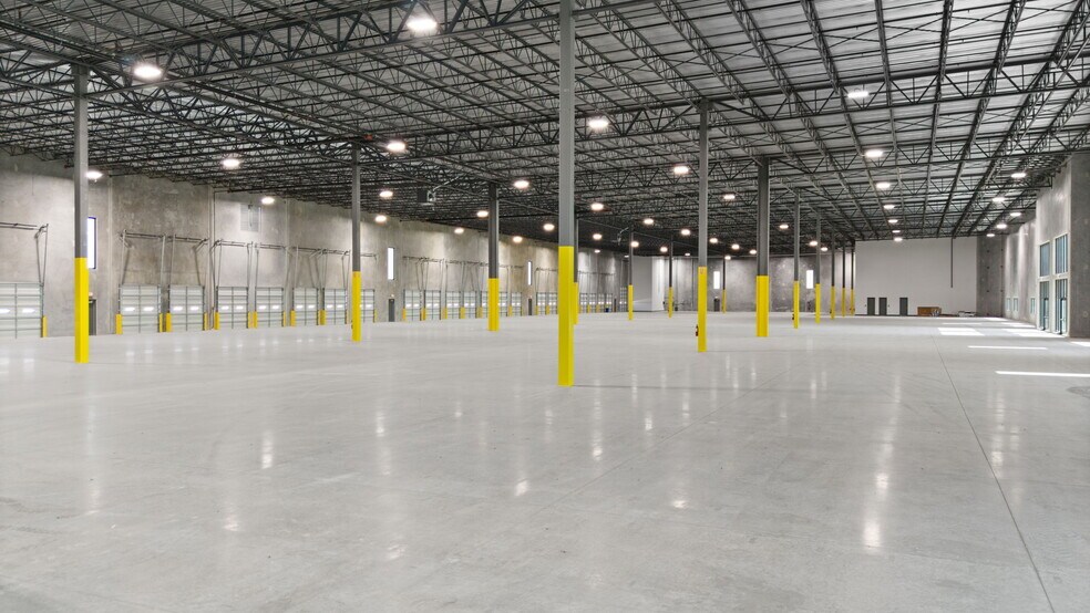 More Photos Of 11708 McAngus Rd, Del Valle Unknown For Lease