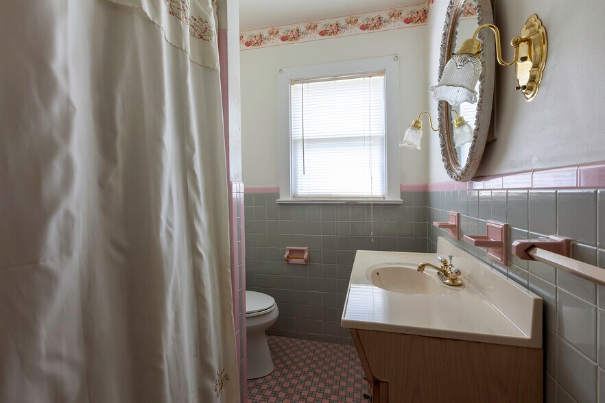 More Photos Of 30 Cooper Ave, Marlton Freestanding For Sale