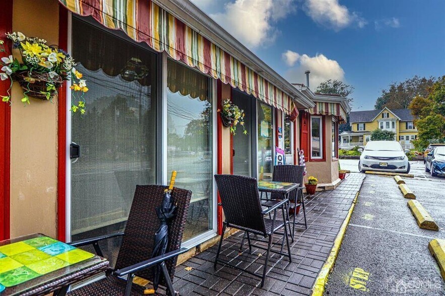 More Photos Of 36 John Ringo Rd, Ringoes Restaurant For Lease