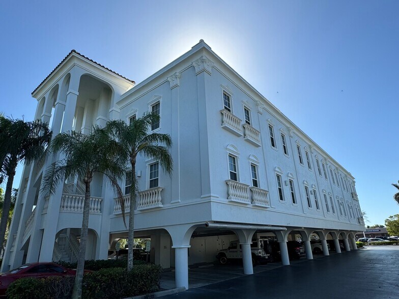 More Photos Of 130 9th St N, Naples Medical For Lease