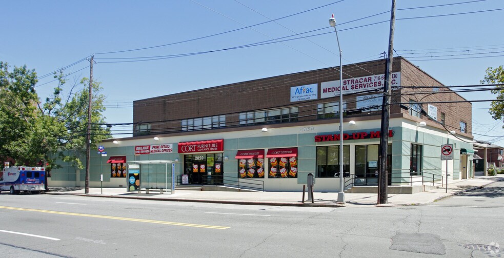 Primary Photo Of 2050 E Eastchester Rd, Bronx Medical For Lease