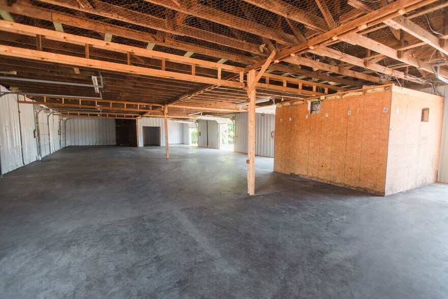 More Photos Of 241 S Park St, Tupelo Unknown For Lease