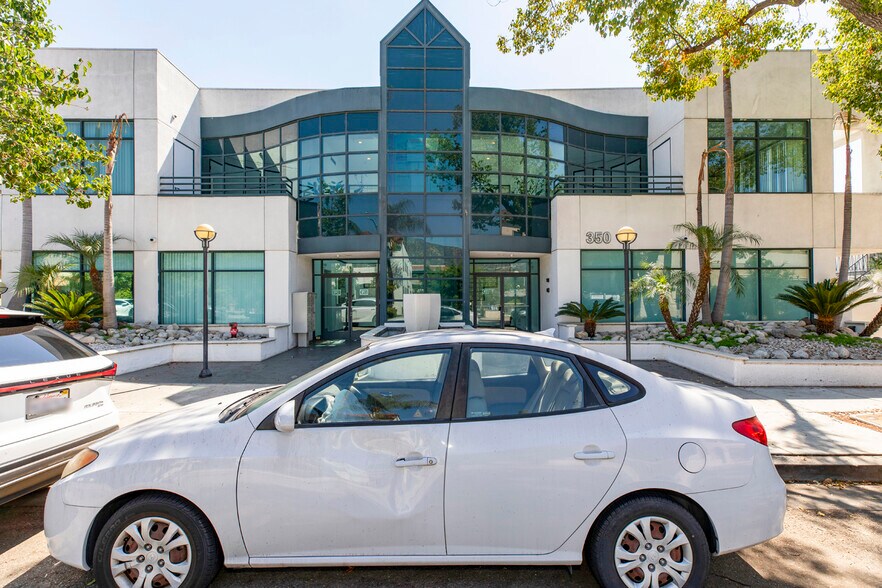 More Photos Of 350 W Arden Ave, Glendale Office For Lease