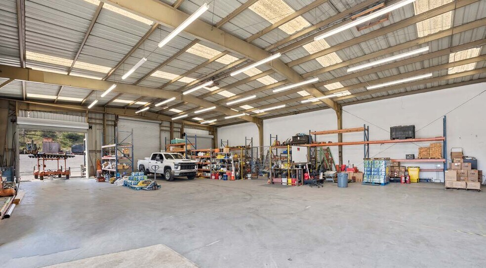 More Photos Of 2213 Meyers Ave, Escondido Warehouse For Sale