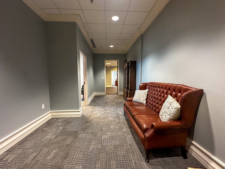 More Photos Of 100 Church St SW, Huntsville Office Residential For Lease