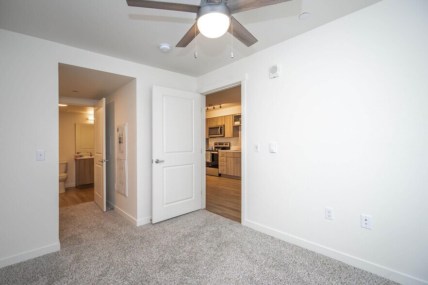 More Photos Of 15300 33rd Ave S, Seatac Apartments For Lease