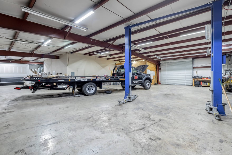 More Photos Of 218 Industrial Park Dr, Soddy Daisy Light Distribution For Sale