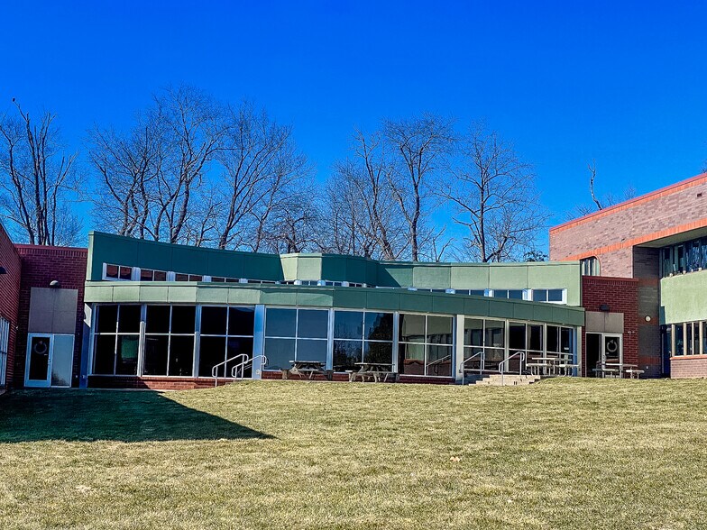 More Photos Of 2171 Sandy Dr, State College Flex For Lease