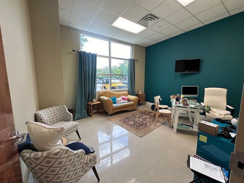 More Photos Of 8810 Commodity Cir, Orlando Coworking Space