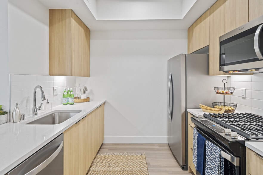 More Photos Of 11049 Magnolia Blvd, North Hollywood Apartments For Lease