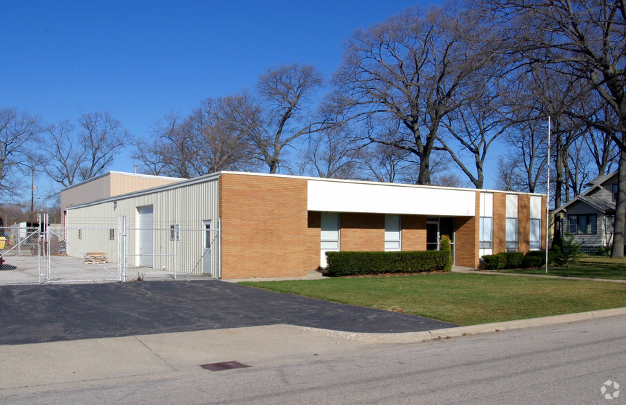 Primary Photo Of 2225 Temple Ave, Muskegon Warehouse For Sale