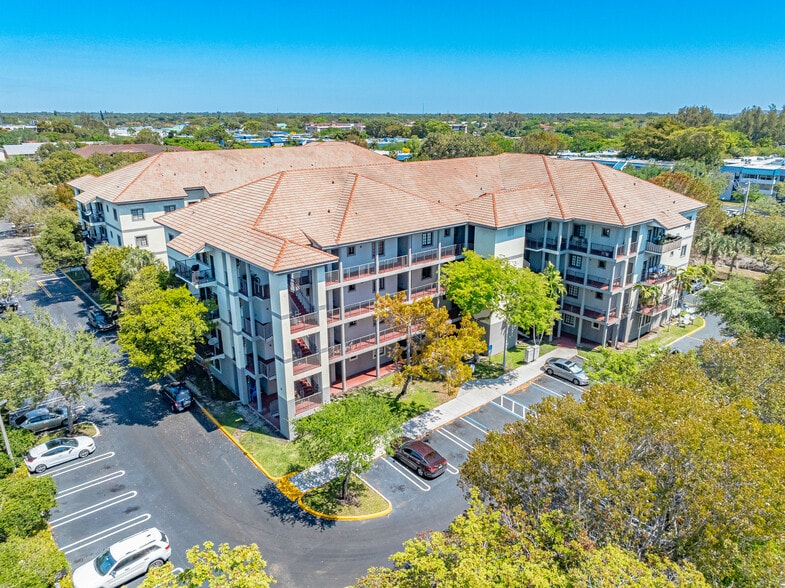 More Photos Of 2801-2851 Riverside Dr, Coral Springs Apartments For Sale