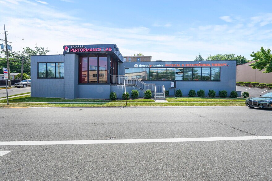 More Photos Of 530-540 Bergen Blvd, Ridgefield Office For Sale