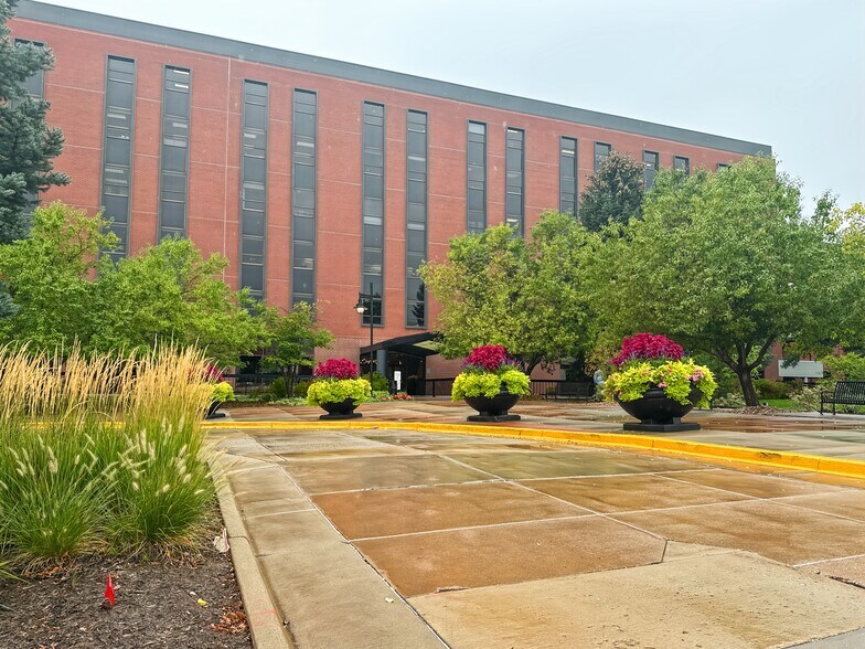 More Photos Of 3900 S Wadsworth Blvd, Lakewood Coworking Space