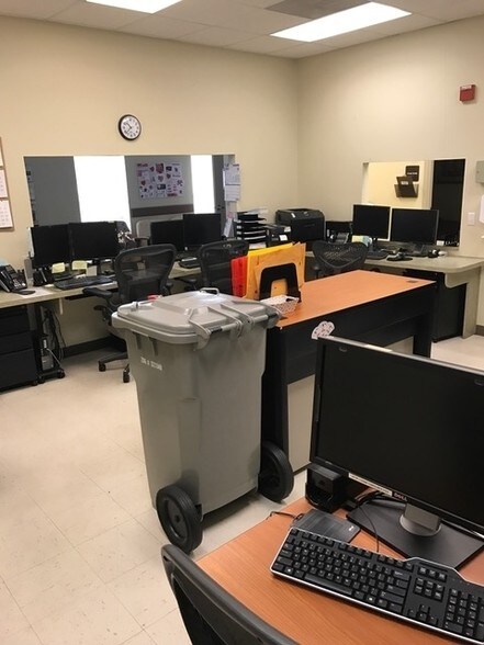 More Photos Of 6937 Medical View Ln, Zephyrhills Medical For Lease