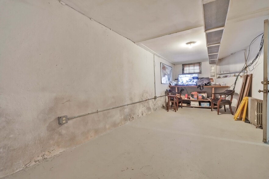 More Photos Of 6340 Fresh Pond Rd, Ridgewood Apartments For Sale