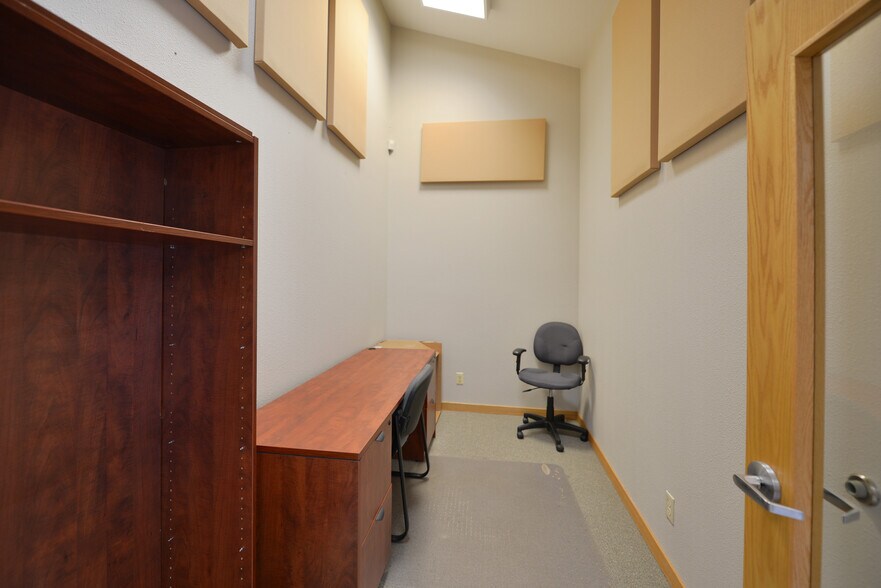 More Photos Of 724 Whalers Way, Fort Collins Office For Sale