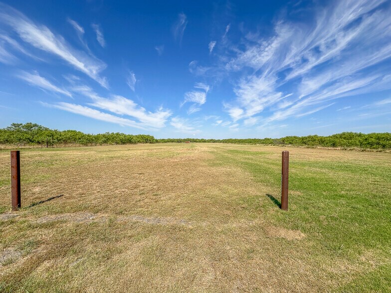 More Photos Of 9672 Seymour hwy, Wichita Falls Self Storage For Sale