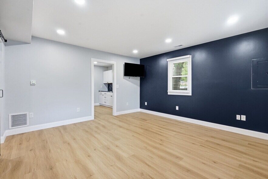 More Photos Of 25 Agawam Shopping Ct, Agawam Office For Sale
