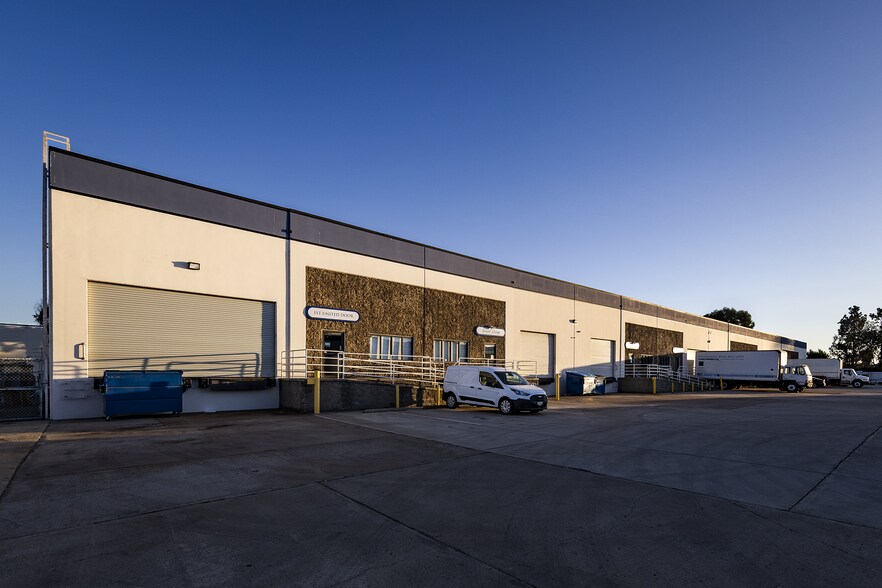 More Photos Of 9369 Dowdy Dr, San Diego Distribution For Lease