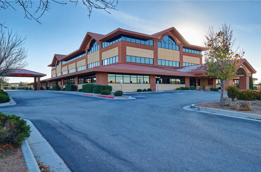 More Photos Of 2400 Trawood Dr, El Paso Medical For Lease