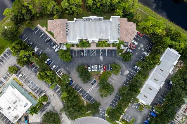 More Photos Of 2590 Northbrooke Plaza Dr, Naples Medical For Lease