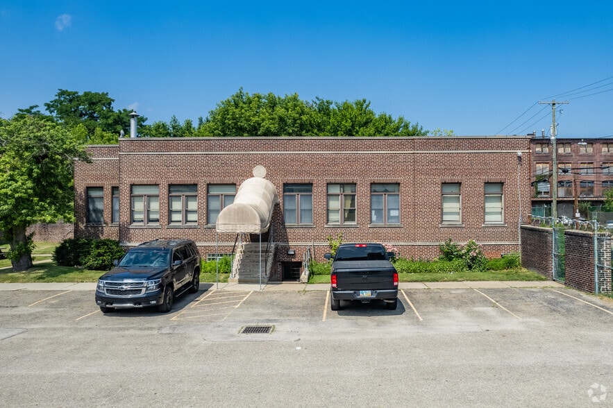 More Photos Of 148 E Miller Ave, Akron Industrial For Sale