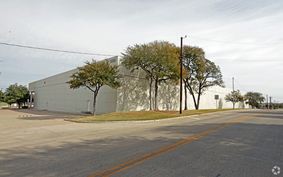 More Photos Of 2920 N State Highway 360, Grand Prairie Warehouse For Lease