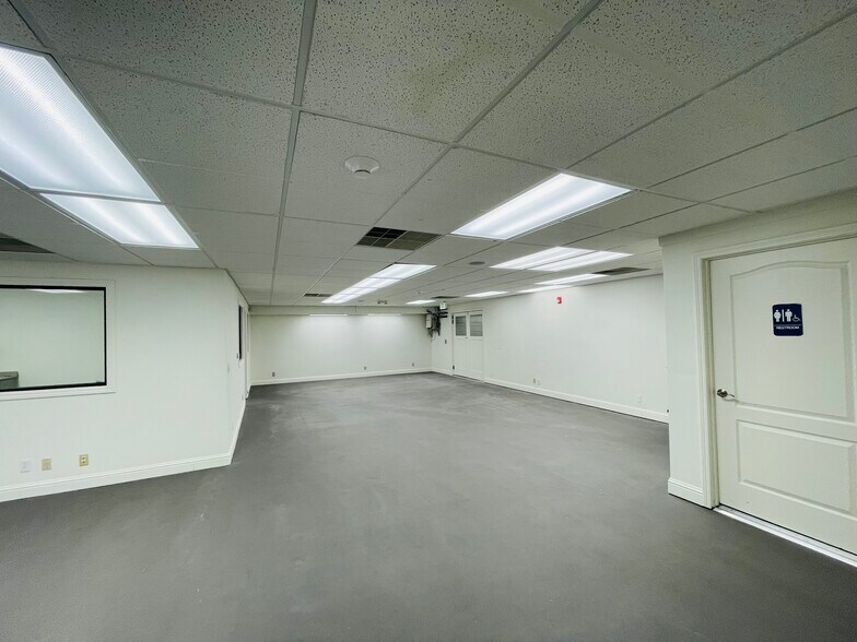 More Photos Of 1925 Francisco Blvd E, San Rafael Light Manufacturing For Lease