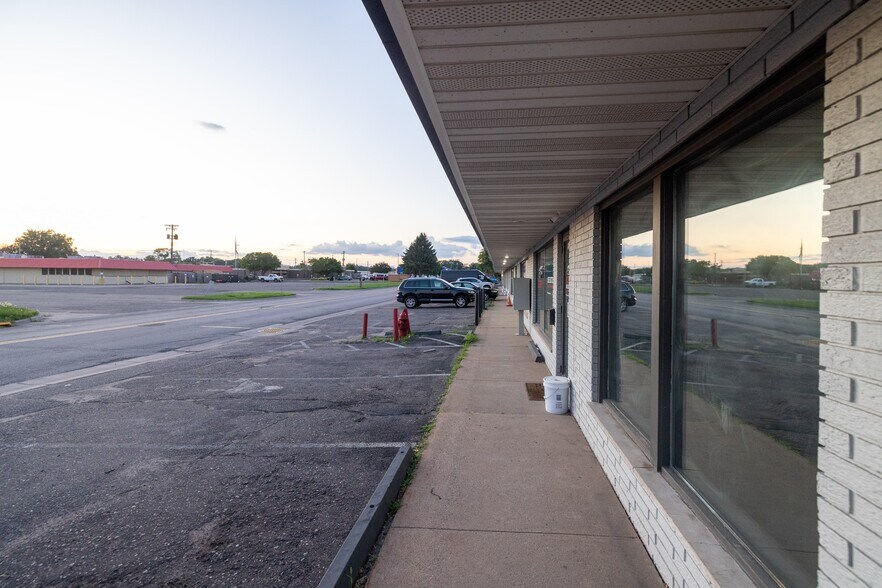 More Photos Of 8421 Center Dr, Spring Lake Park Research And Development For Lease