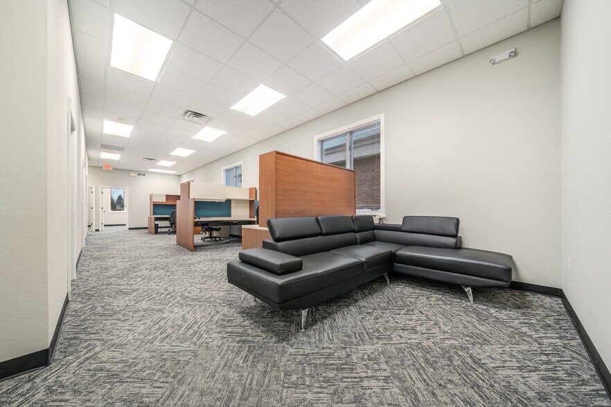 More Photos Of W6180 Aerotech Dr, Appleton Office For Lease