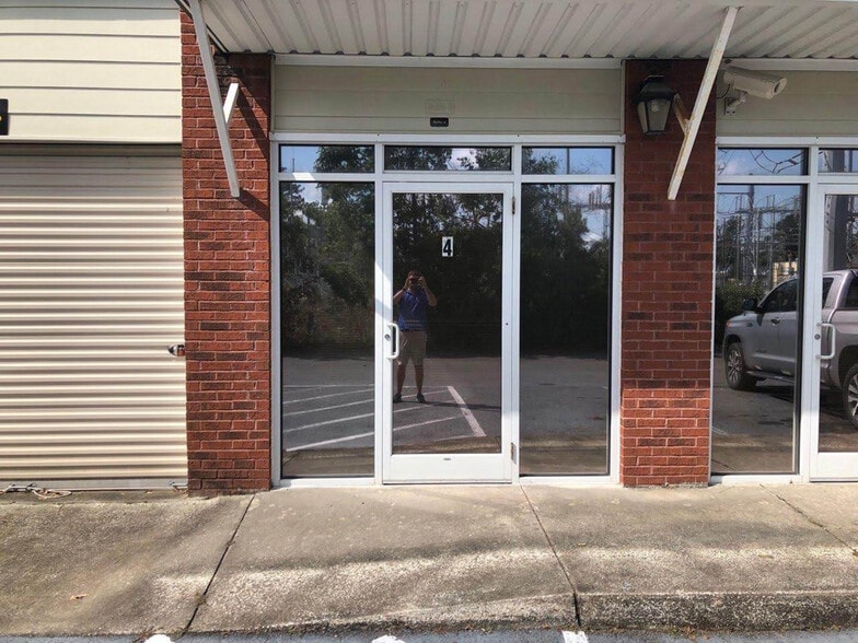 More Photos Of 1514 Mathis Ferry Rd, Mount Pleasant Light Distribution For Lease