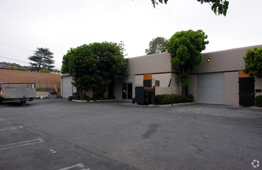 Primary Photo Of 355-367 E Beach Ave, Inglewood Warehouse For Lease
