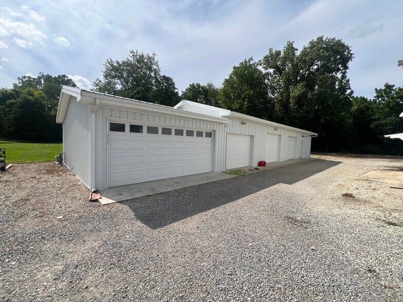 More Photos Of 380 S Main St, De Graff Light Manufacturing For Sale