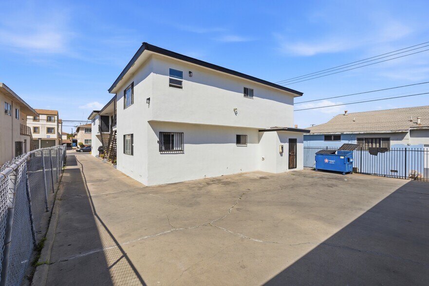 More Photos Of 11936 Grevillea Ave, Hawthorne Apartments For Sale