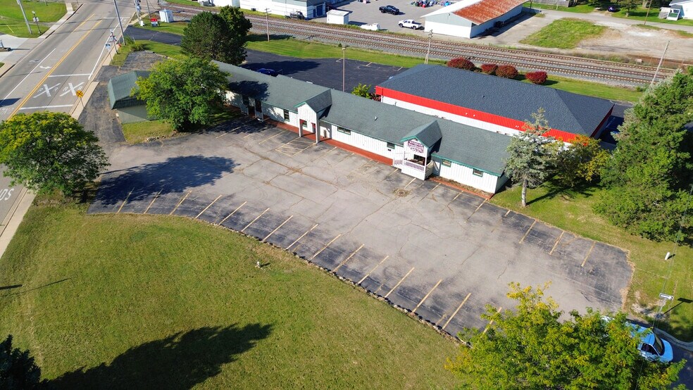 More Photos Of 320 E Grand Blanc Rd, Grand Blanc Office For Lease
